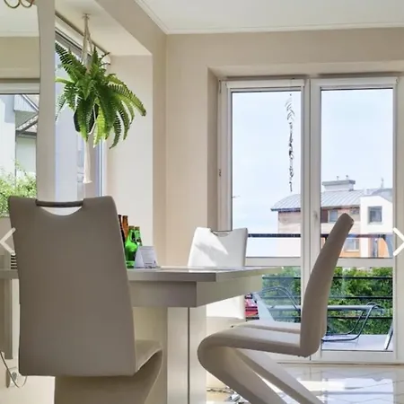 Apartment Seasteps *